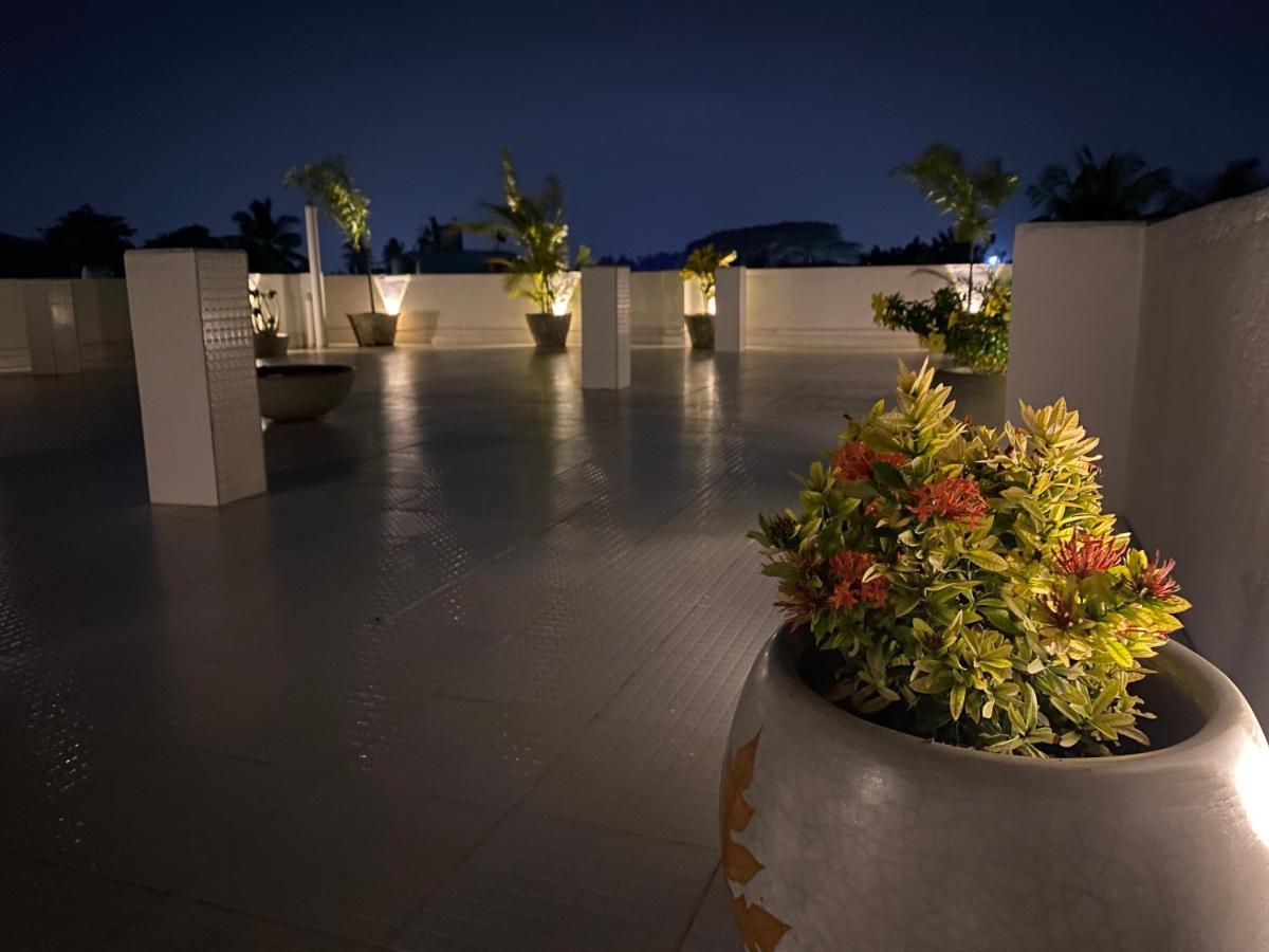 La Paradise Luxury - Tie Hotels & Resorts Puduccseri Kültér fotó
